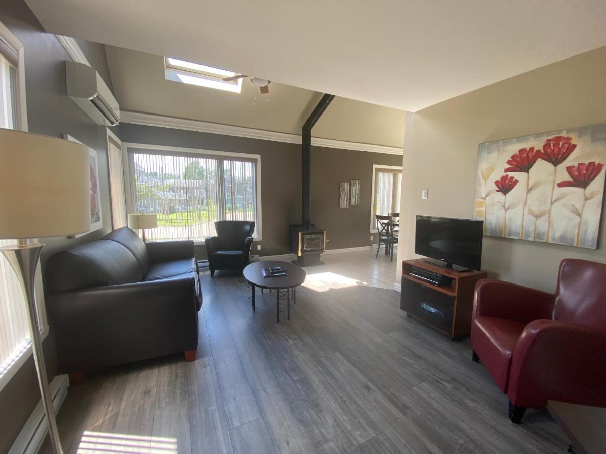 Condos Vacances Msa 2Ch Avec Piscine Et Spas Exterieurs Gratuits 4 Saisons!! Beaupré Buitenkant foto